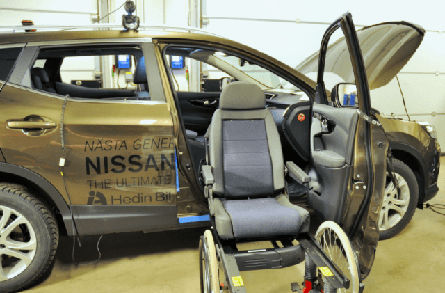 Nissan Qashqai fitted with driver side carony wheelchair swivel seat
