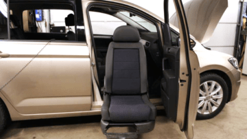 VW Touran fitted with driver side swivel seat