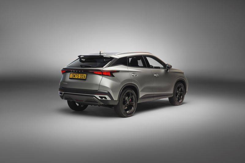 rear shot of grey OMODA 5